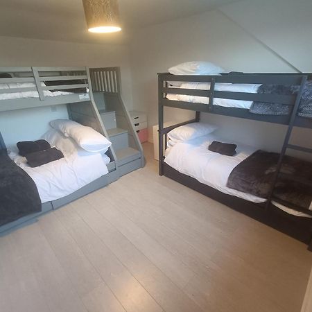 Alton Towers & Foxtail Barns & Oak Barns & Peak District Villa Wetleyrocks Bagian luar foto