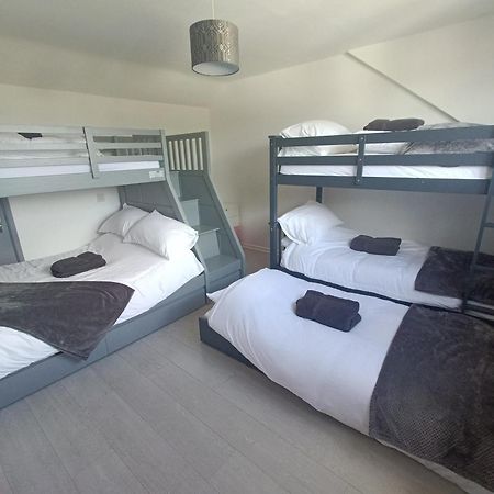 Alton Towers & Foxtail Barns & Oak Barns & Peak District Villa Wetleyrocks Bagian luar foto